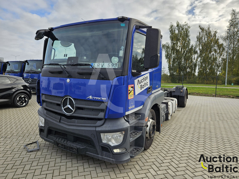 Mercedes-Benz Actros 1843 - Cab chassis truck: picture 1 Mercedes-Benz Actros 1843 - Cab chassis truck: picture 1