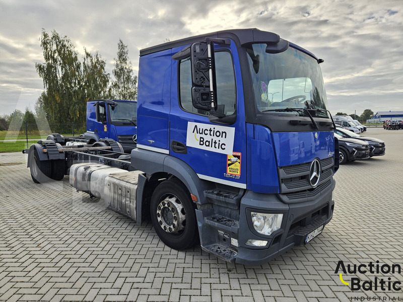 Mercedes-Benz Actros 1843 - Cab chassis truck: picture 2 Mercedes-Benz Actros 1843 - Cab chassis truck: picture 2