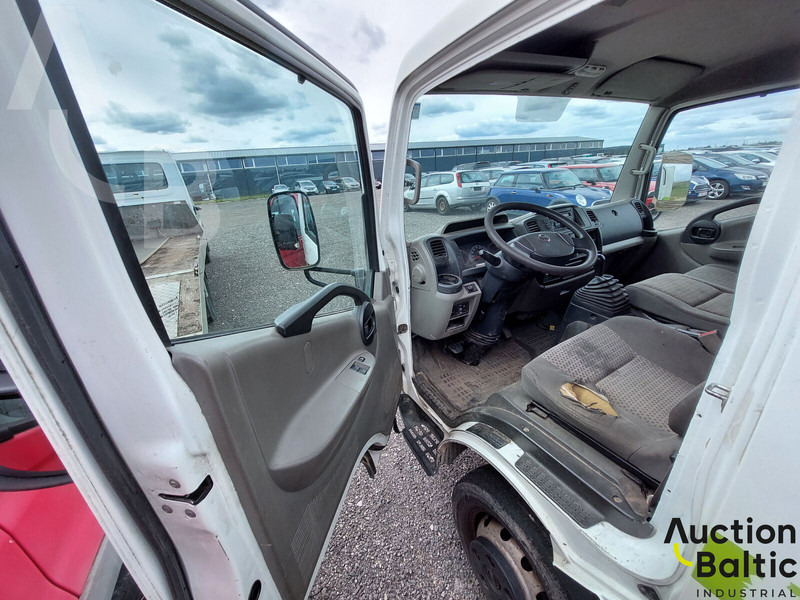 Nissan Cabstar - Open body delivery van: picture 4 Nissan Cabstar - Open body delivery van: picture 4