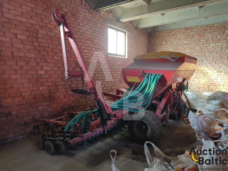 PNEUSEJ 6MV48 - Combine seed drill: picture 1 PNEUSEJ 6MV48 - Combine seed drill: picture 1