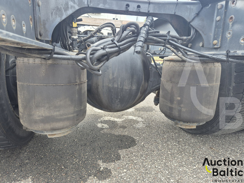 Cab chassis truck Scania P 450: picture 17