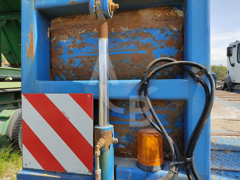 Stokota S3N - Low loader semi-trailer: picture 5 Stokota S3N - Low loader semi-trailer: picture 5