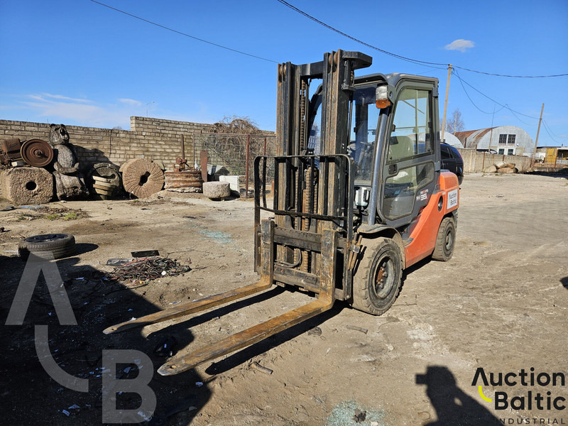Toyota E 811 - Diesel forklift: picture 1 Toyota E 811 - Diesel forklift: picture 1