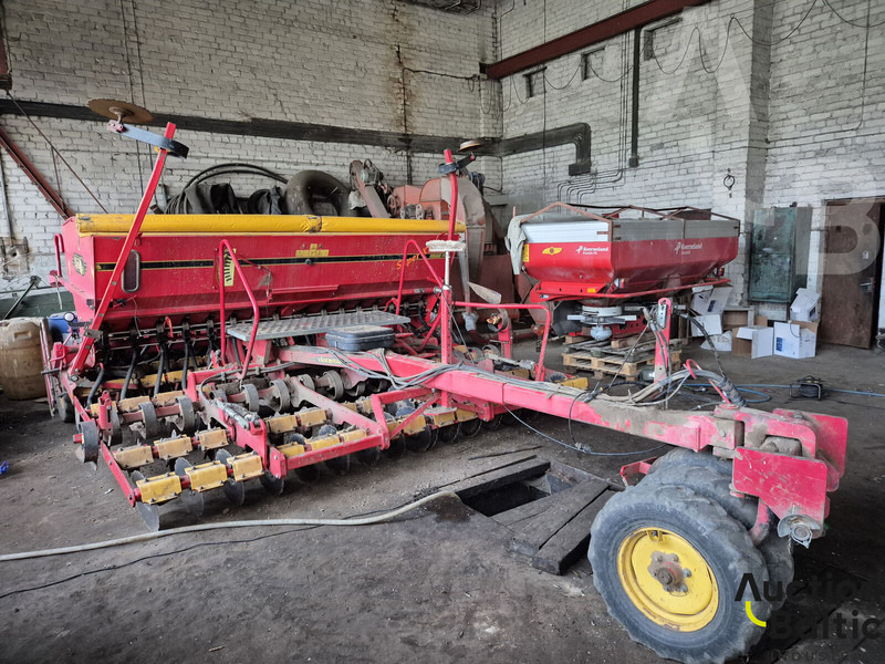 Vaderstad Rapid400C - Sowing equipment: picture 1 Vaderstad Rapid400C - Sowing equipment: picture 1