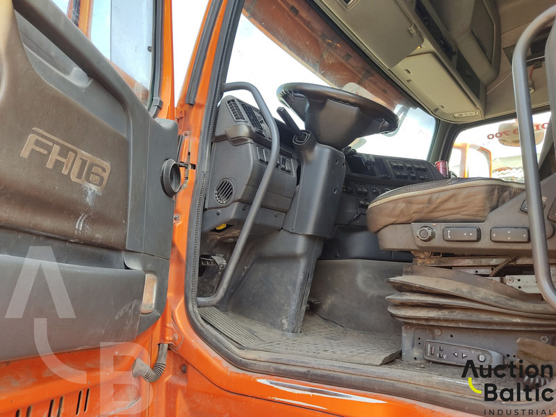 Volvo FH16 - Logging truck, Crane truck: picture 5 Volvo FH16 - Logging truck, Crane truck: picture 5