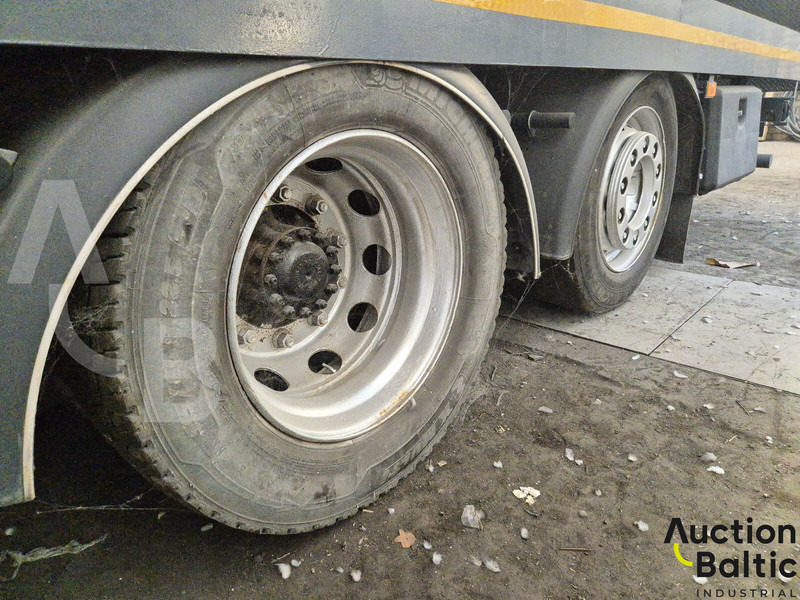 Dropside/ Flatbed truck Volvo FM380: picture 17 Dropside/ Flatbed truck Volvo FM380: picture 17