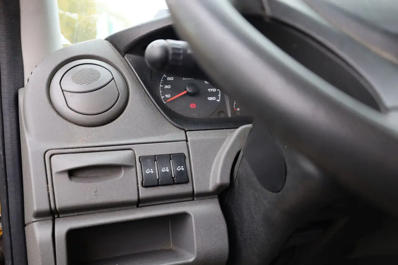 Box van Iveco IS35SI2AA Daily/ Regalsystem/Luftfeder/1. Hand/: picture 12