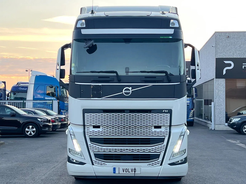 Volvo FH 500 2023**Park cool**FH500 2023 486.000km** - Tractor unit: picture 1 Volvo FH 500 2023**Park cool**FH500 2023 486.000km** - Tractor unit: picture 1