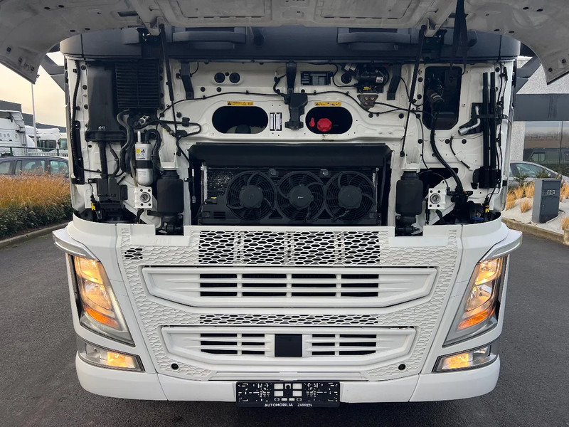 Volvo FH 540 Park cool*FH 540 full white ALCOA*2019 model - Tractor unit: picture 4 Volvo FH 540 Park cool*FH 540 full white ALCOA*2019 model - Tractor unit: picture 4