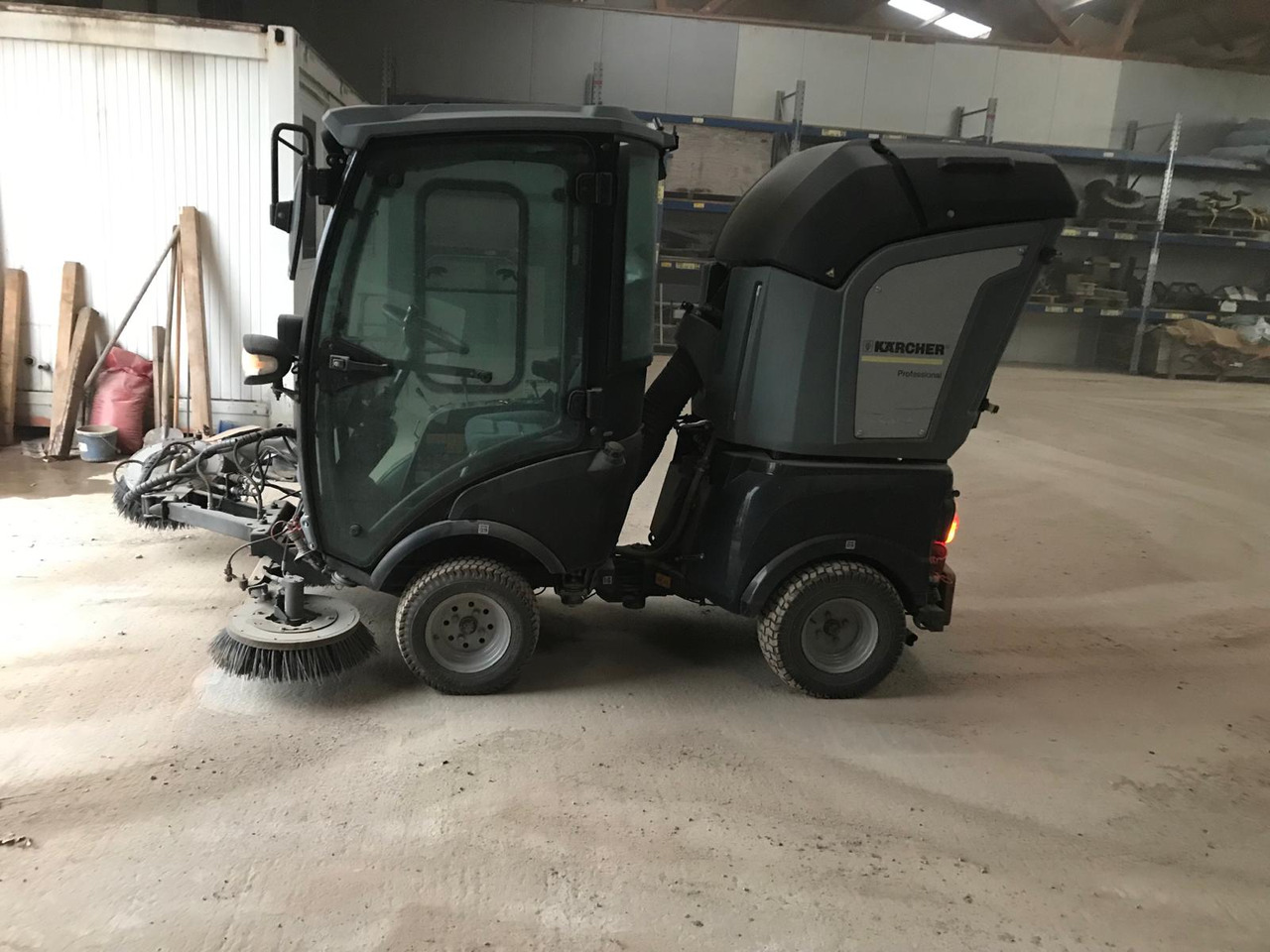 KÄRCHER MIC 34 C - Road sweeper: picture 5 KÄRCHER MIC 34 C - Road sweeper: picture 5