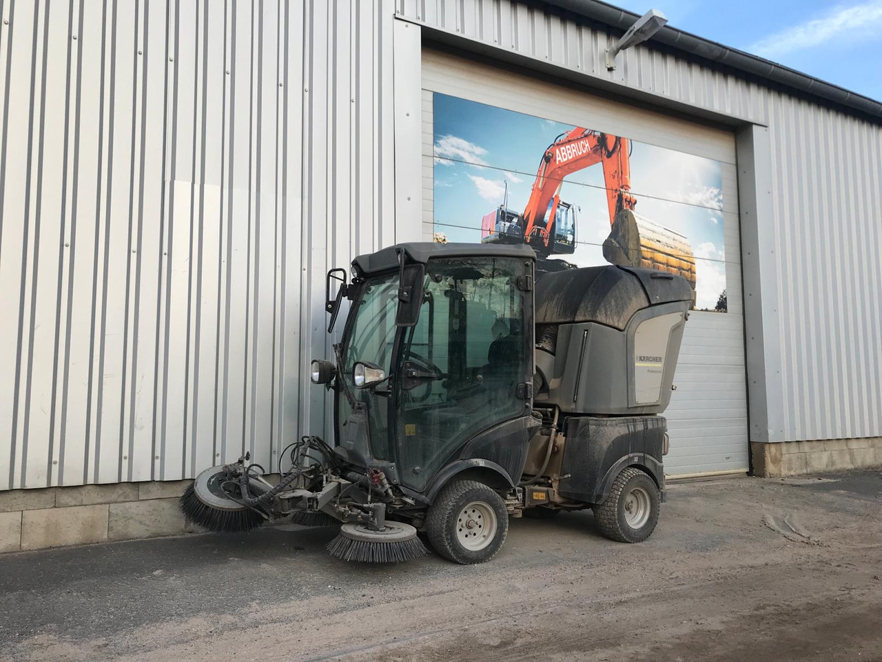 KÄRCHER MIC 34 C - Road sweeper: picture 1 KÄRCHER MIC 34 C - Road sweeper: picture 1
