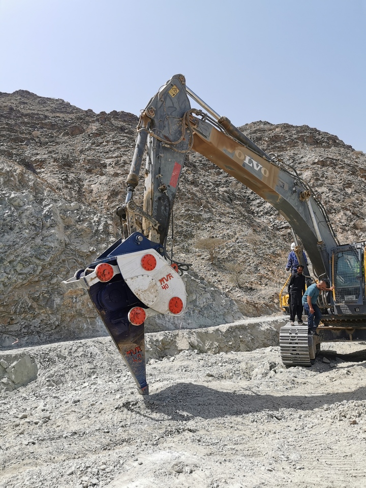 New Ripper for Excavator AME Vibro Ripper (MVR 40): picture 22 New Ripper for Excavator AME Vibro Ripper (MVR 40): picture 22