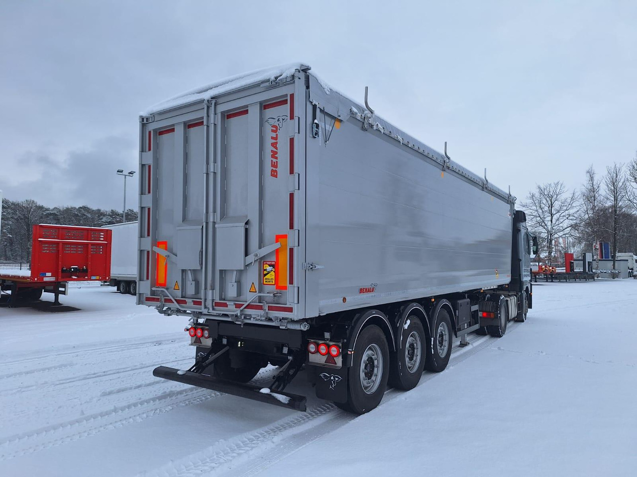 Benalu BULKLINER S95 Kombiklappe 50m³ 54m³ El. Verdeck - Tipper semi-trailer: picture 4 Benalu BULKLINER S95 Kombiklappe 50m³ 54m³ El. Verdeck - Tipper semi-trailer: picture 4