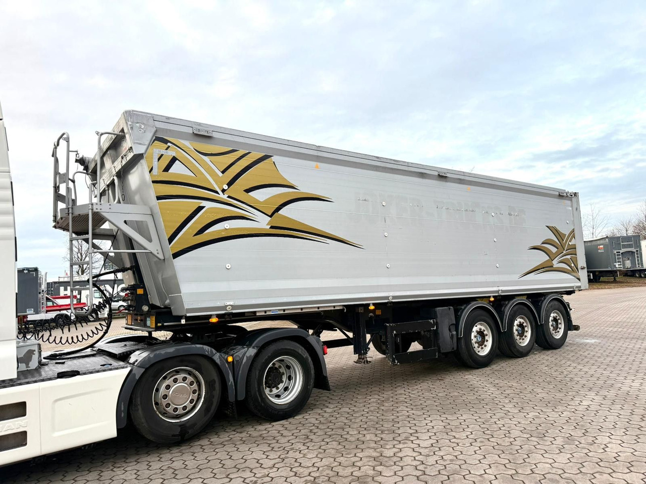 Benalu Bulkliner 95 Alu Kippmulde 51,5m³ - Tipper semi-trailer: picture 2 Benalu Bulkliner 95 Alu Kippmulde 51,5m³ - Tipper semi-trailer: picture 2