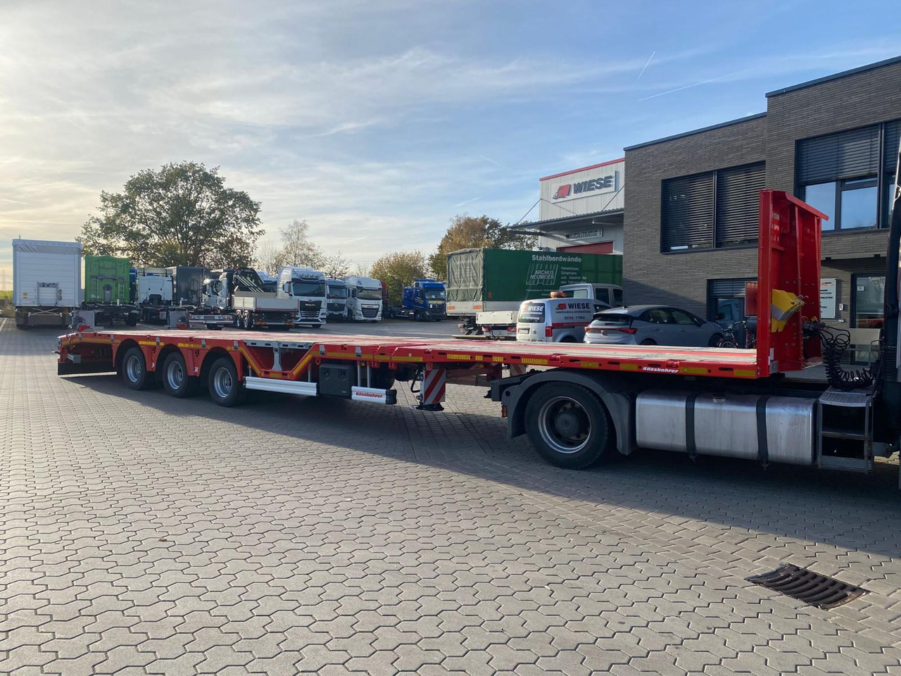 Kässbohrer Mega Tele HD Plattform Auflieger mit Radmulden - Dropside/ Flatbed semi-trailer: picture 4 Kässbohrer Mega Tele HD Plattform Auflieger mit Radmulden - Dropside/ Flatbed semi-trailer: picture 4