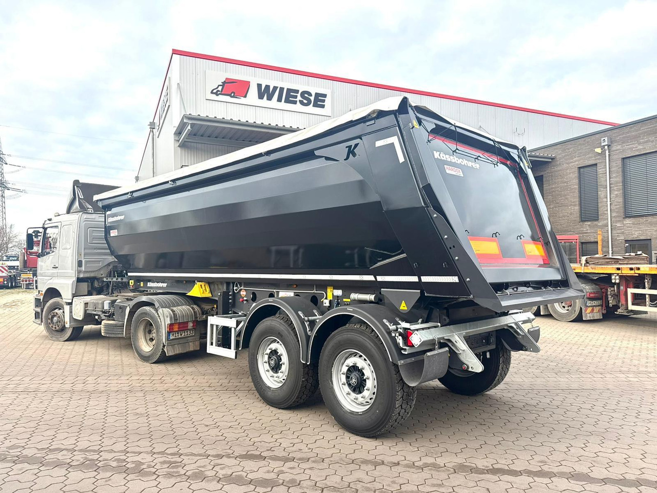 Kässbohrer SKS Stahl Kipper27m³ Hardox Elektrisches Verdeck - Tipper semi-trailer: picture 5 Kässbohrer SKS Stahl Kipper27m³ Hardox Elektrisches Verdeck - Tipper semi-trailer: picture 5