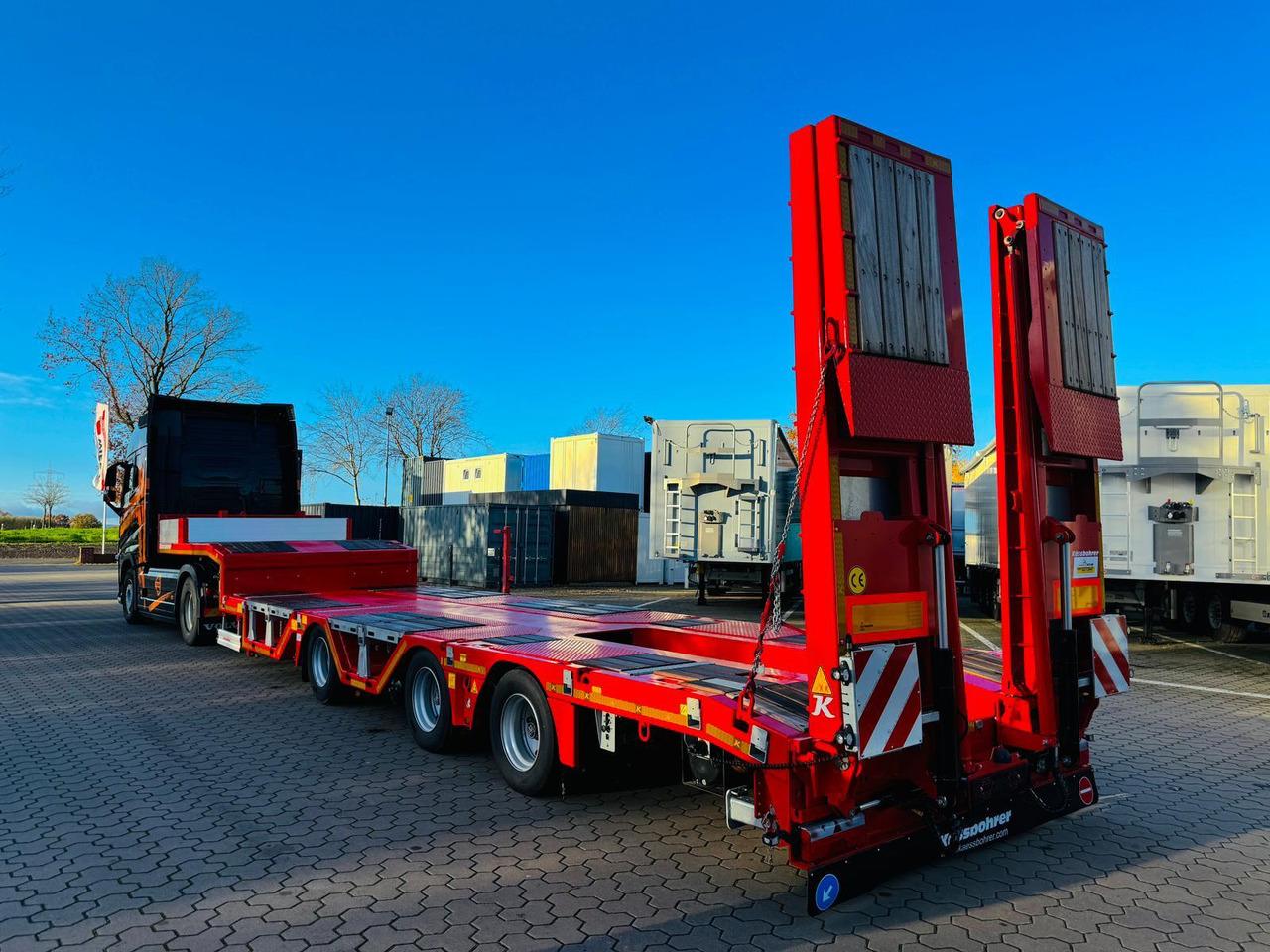 Kässbohrer SLAR3 Tele Tiefbett Radmulden metallisiert - Low loader semi-trailer: picture 1 Kässbohrer SLAR3 Tele Tiefbett Radmulden metallisiert - Low loader semi-trailer: picture 1