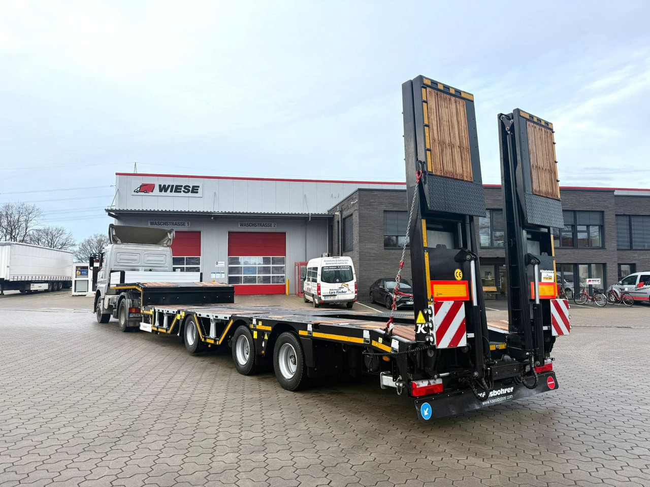 Kässbohrer SLAR3 Tele Tiefbett Radmulden metallisiert - Low loader semi-trailer: picture 1 Kässbohrer SLAR3 Tele Tiefbett Radmulden metallisiert - Low loader semi-trailer: picture 1