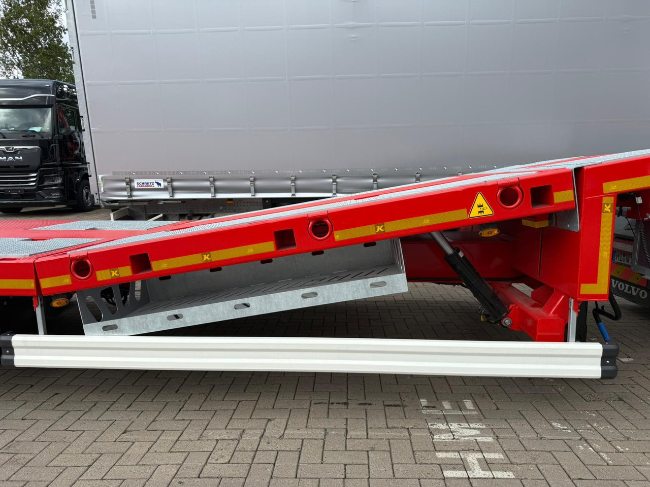 Kässbohrer SLS.HS Tieflader mit hydr. Schwanenhals - Low loader semi-trailer: picture 4 Kässbohrer SLS.HS Tieflader mit hydr. Schwanenhals - Low loader semi-trailer: picture 4