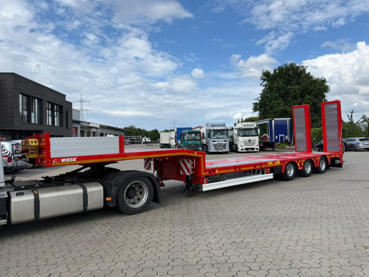 Kässbohrer SLS.HS Tieflader mit hydr. Schwanenhals - Low loader semi-trailer: picture 2 Kässbohrer SLS.HS Tieflader mit hydr. Schwanenhals - Low loader semi-trailer: picture 2
