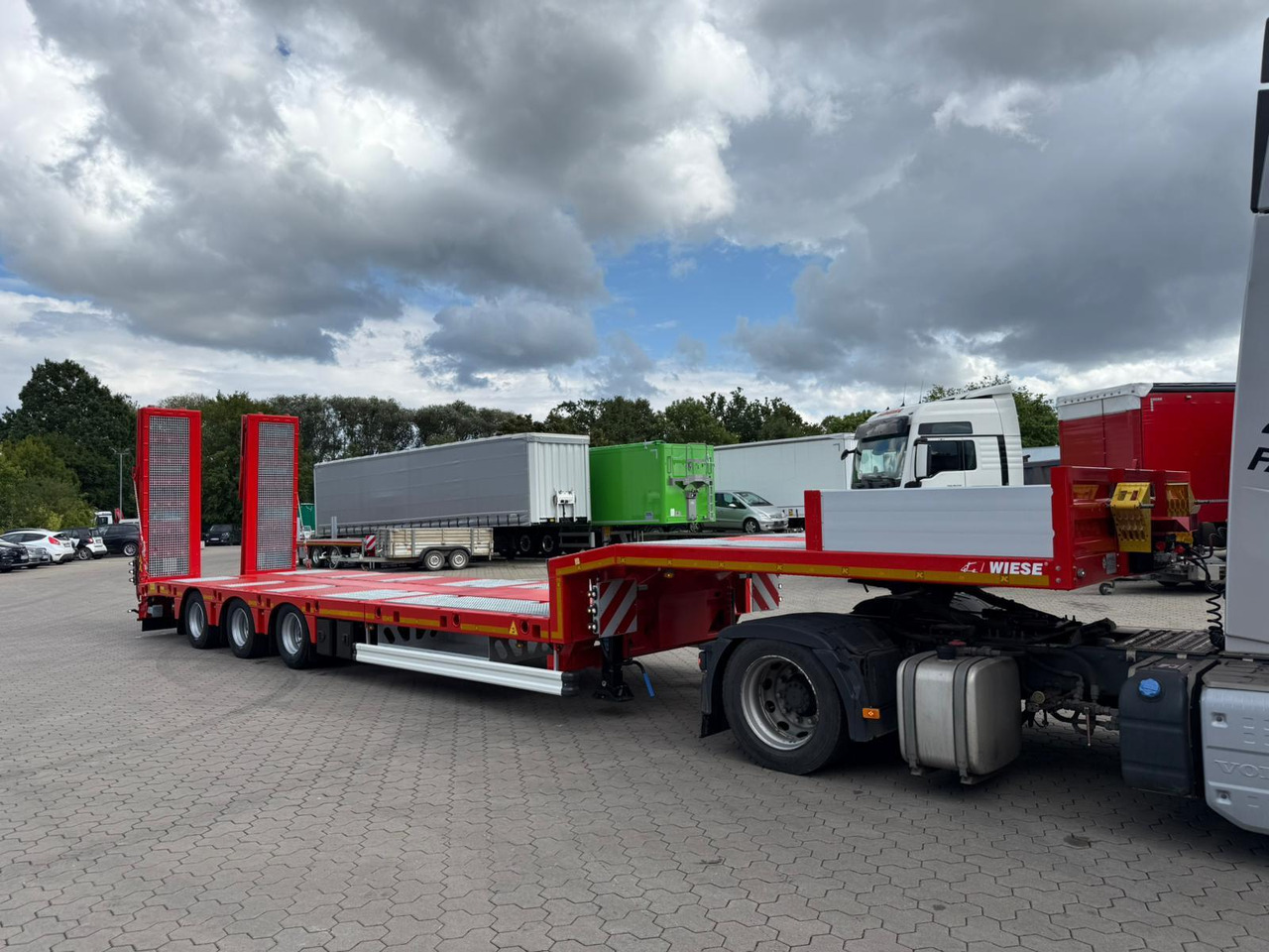 Kässbohrer SLS.HS Tieflader mit hydr. Schwanenhals - Low loader semi-trailer: picture 4 Kässbohrer SLS.HS Tieflader mit hydr. Schwanenhals - Low loader semi-trailer: picture 4