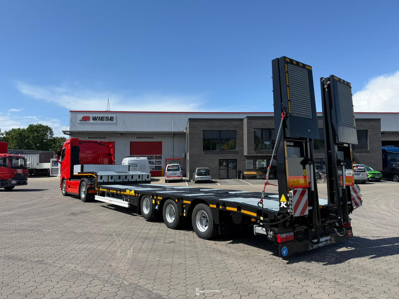 Kässbohrer SLS.HS Tieflader mit hydr. Schwanenhals - Low loader semi-trailer: picture 1 Kässbohrer SLS.HS Tieflader mit hydr. Schwanenhals - Low loader semi-trailer: picture 1