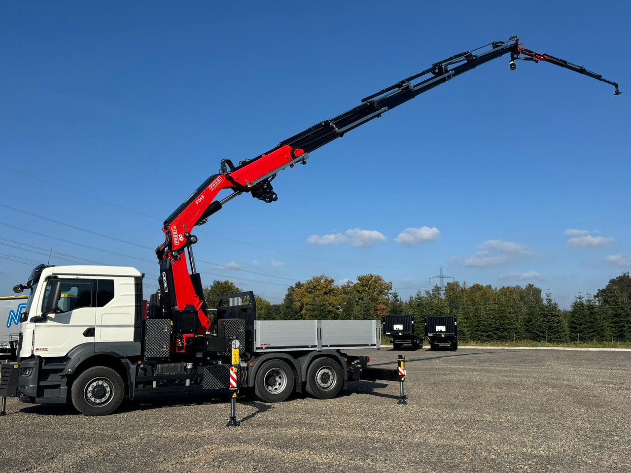 MAN 26.470 6x4-4 Hydrodrive Fassi Kran F545 Jib - Dropside/ Flatbed truck, Crane truck: picture 5 MAN 26.470 6x4-4 Hydrodrive Fassi Kran F545 Jib - Dropside/ Flatbed truck, Crane truck: picture 5