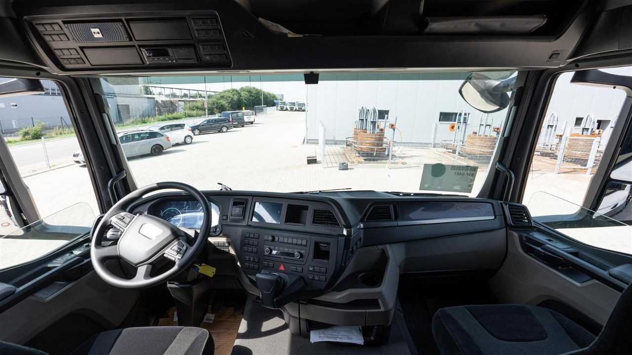 MAN 35.470 8x2 Kran F710 RA2.26 - Dropside/ Flatbed truck, Crane truck: picture 3 MAN 35.470 8x2 Kran F710 RA2.26 - Dropside/ Flatbed truck, Crane truck: picture 3