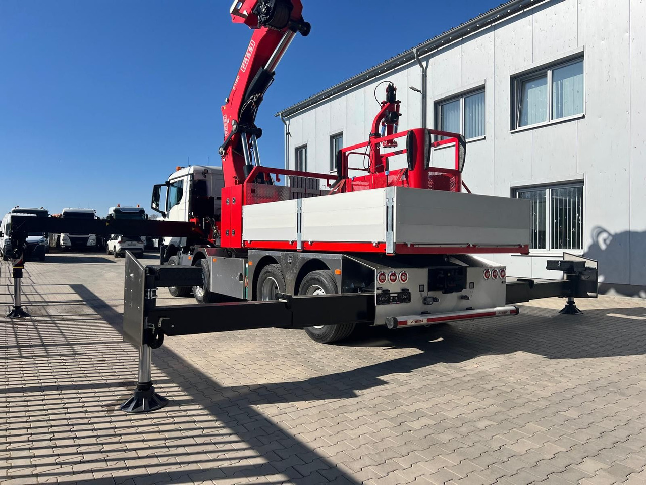 MAN 8x4 mit F1150RA.2.28 L616 Winde, 2.per. Korb - Crane truck: picture 3 MAN 8x4 mit F1150RA.2.28 L616 Winde, 2.per. Korb - Crane truck: picture 3