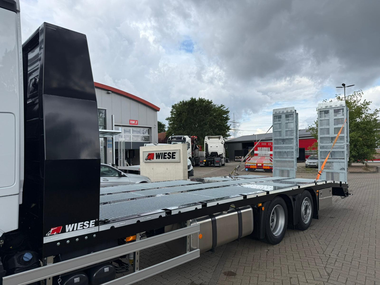 Mercedes-Benz Arbeitsbühnen Maschinentransporter Rampen - Tow truck: picture 2 Mercedes-Benz Arbeitsbühnen Maschinentransporter Rampen - Tow truck: picture 2