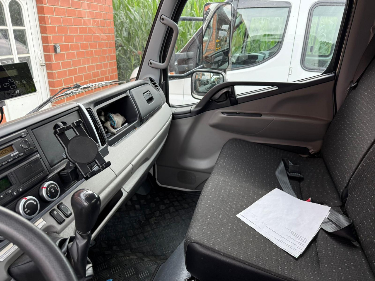 Autotransporter truck Mitsubishi Fuso Canter 7C18 Arbeitsbühnentransporter: picture 8