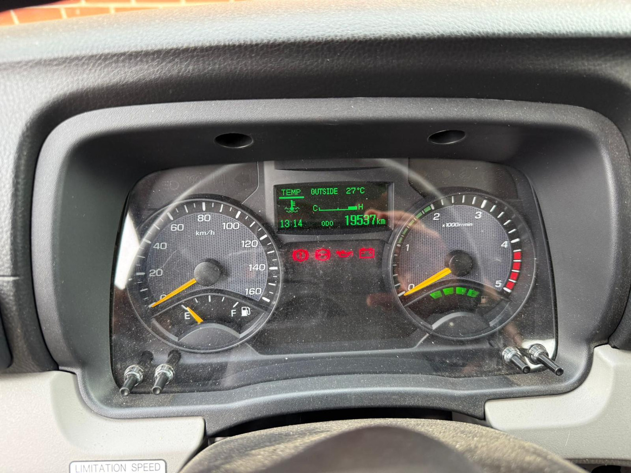 Autotransporter truck Mitsubishi Fuso Canter 7C18 Arbeitsbühnentransporter: picture 9