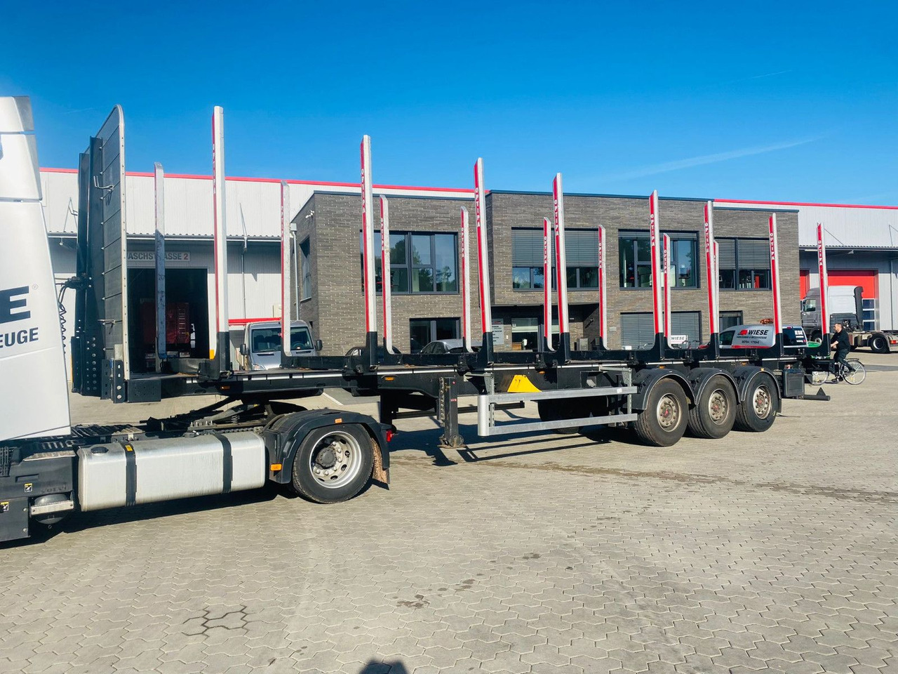 PAVIC Holzauflieger mit Schemel und Rungen - Logging semi-trailer: picture 2 PAVIC Holzauflieger mit Schemel und Rungen - Logging semi-trailer: picture 2