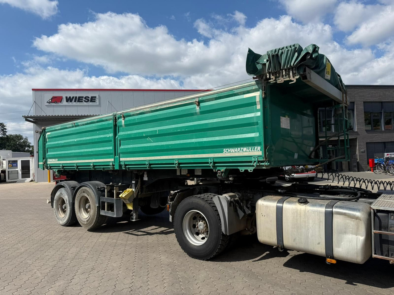 Schwarzmüller 2 Achs Dreiseitenkipper 21m³ mit elektr. Verdeck - Tipper trailer: picture 2 Schwarzmüller 2 Achs Dreiseitenkipper 21m³ mit elektr. Verdeck - Tipper trailer: picture 2