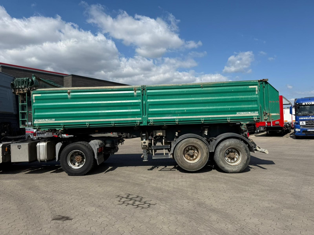Schwarzmüller 2 Achs Dreiseitenkipper 21m³ mit elektr. Verdeck - Tipper trailer: picture 5 Schwarzmüller 2 Achs Dreiseitenkipper 21m³ mit elektr. Verdeck - Tipper trailer: picture 5