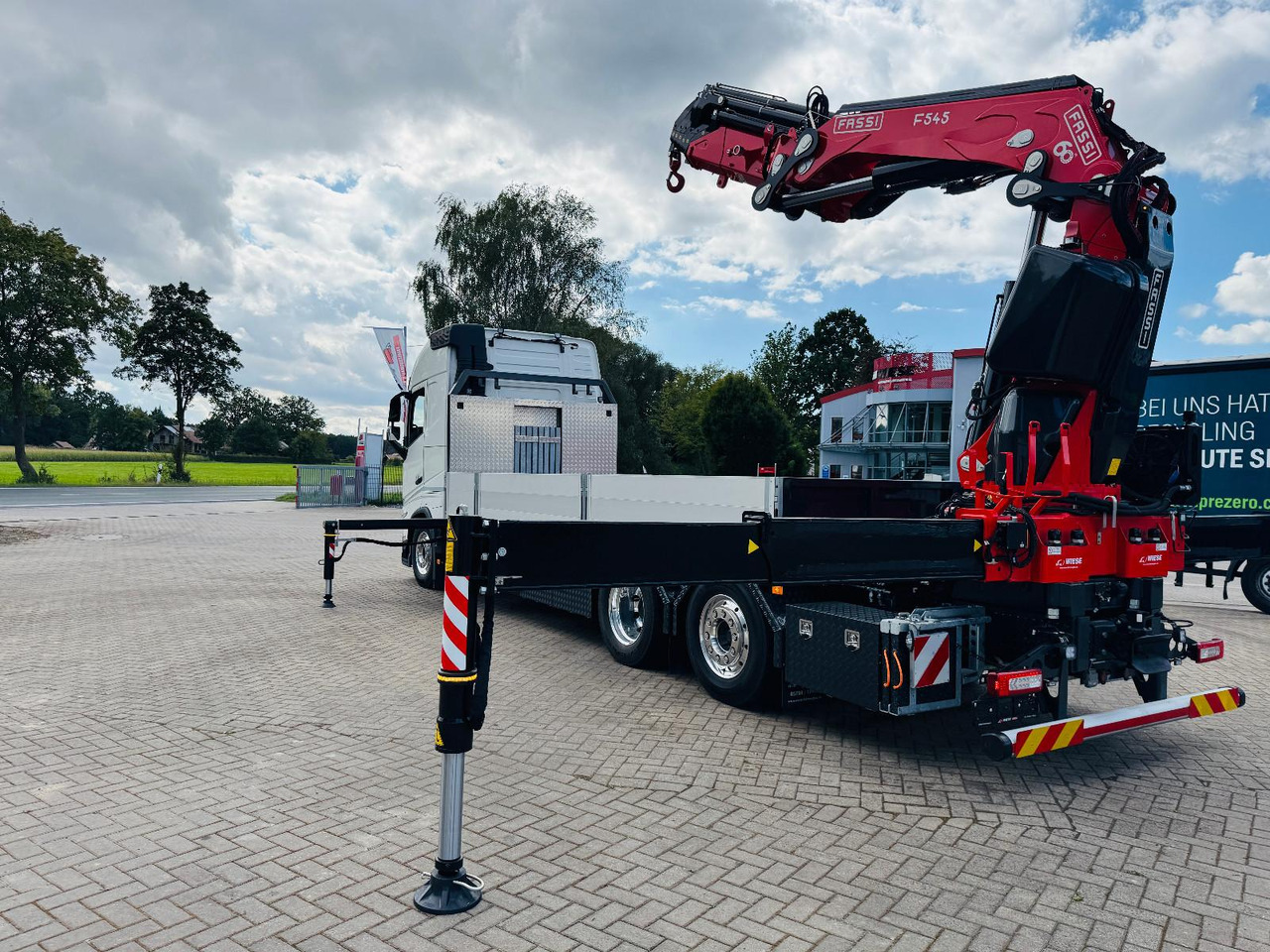 Volvo FH 540 6x2 Container Fassi F545 Heck 100 % 360° - Dropside/ Flatbed truck, Crane truck: picture 2 Volvo FH 540 6x2 Container Fassi F545 Heck 100 % 360° - Dropside/ Flatbed truck, Crane truck: picture 2