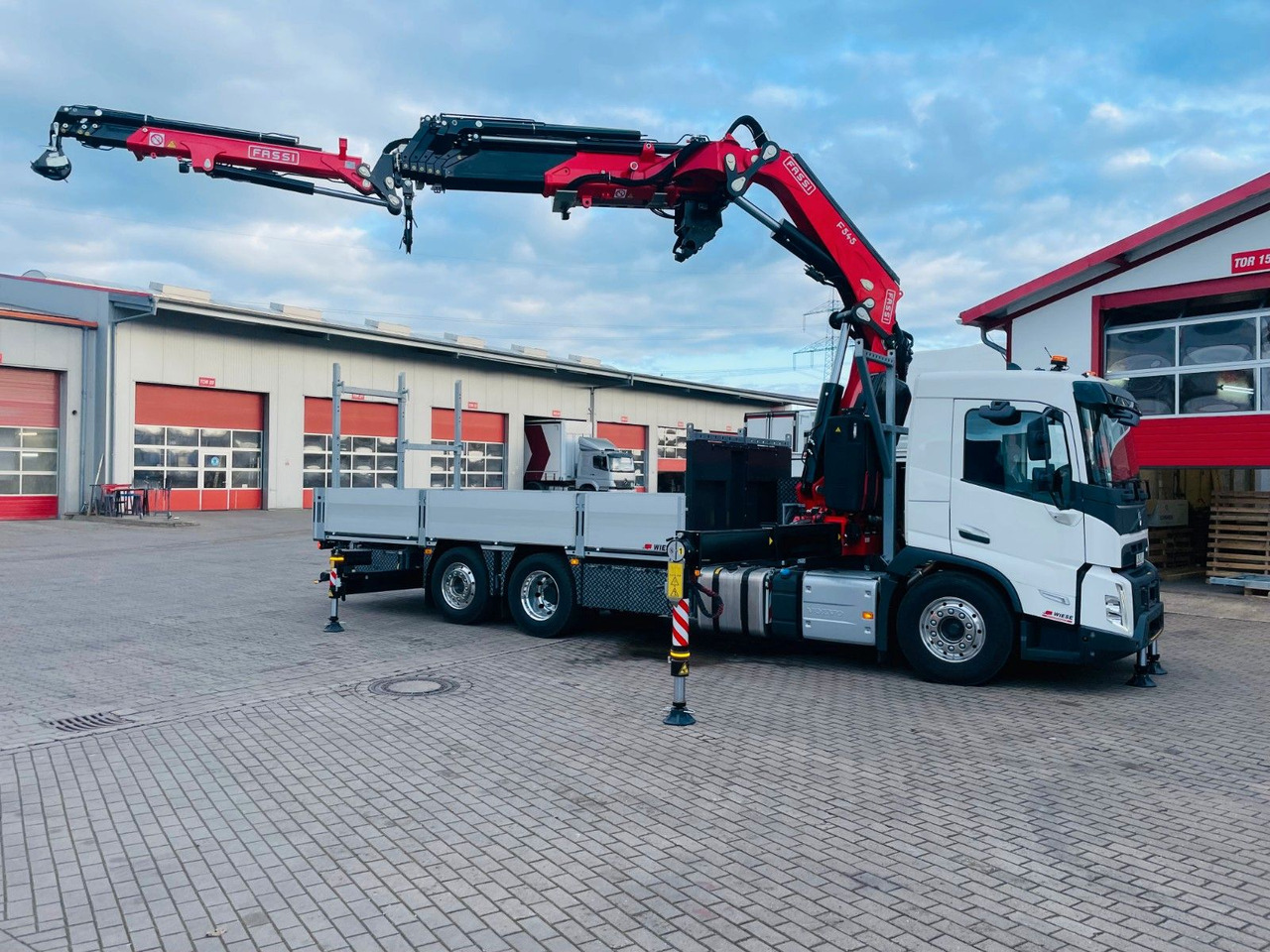 Volvo FMX 500 FASSI Ladekran F545 JIB & Winde Sofort - Dropside/ Flatbed truck, Crane truck: picture 4 Volvo FMX 500 FASSI Ladekran F545 JIB & Winde Sofort - Dropside/ Flatbed truck, Crane truck: picture 4