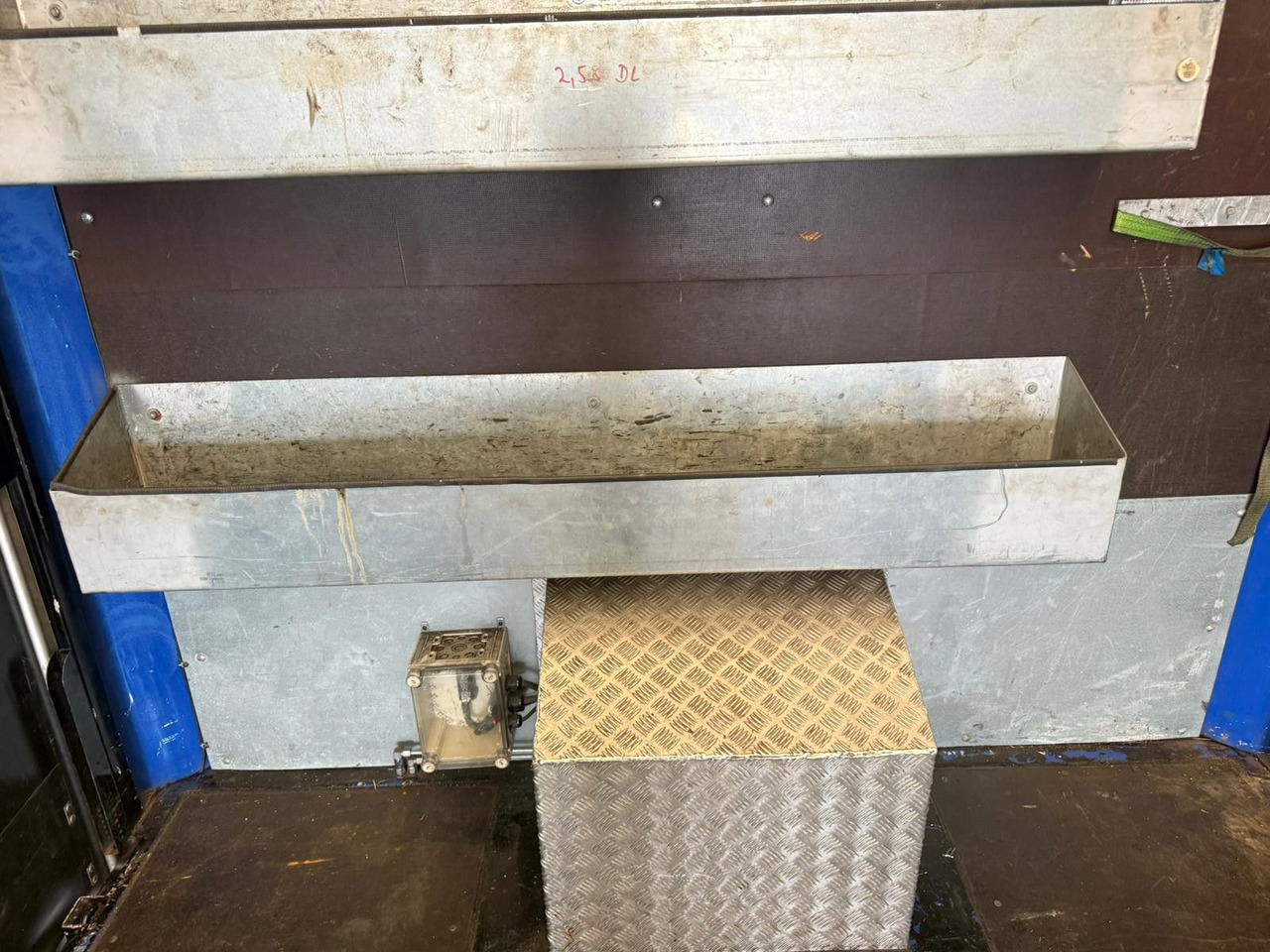 Low loader semi-trailer Wiese 3-Achs Stufen Sattel mit Auffahrrampe 25T: picture 22