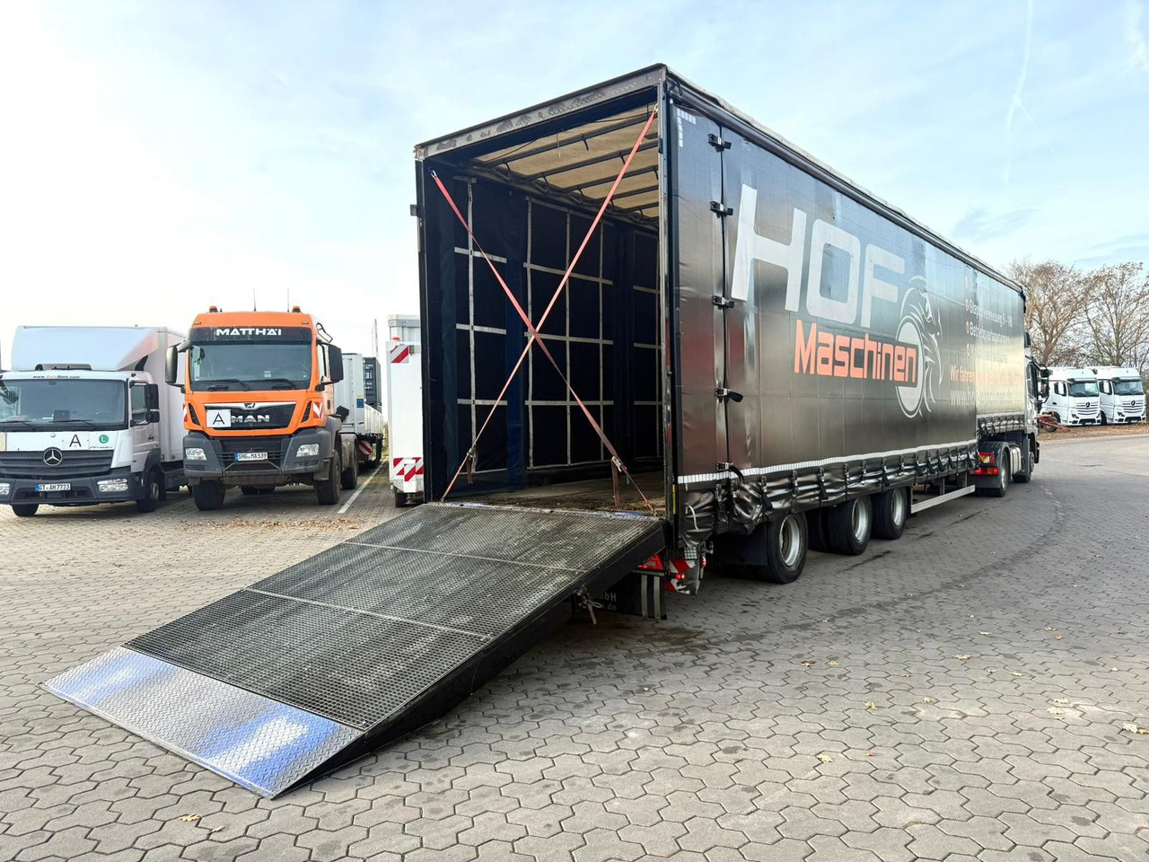 Low loader semi-trailer Wiese 3-Achs Stufen Sattel mit Auffahrrampe 25T: picture 8