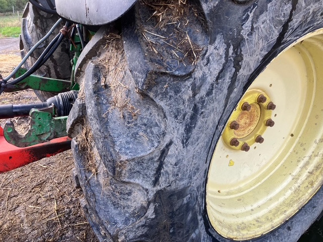 JOHN DEERE 6630 Premium - Farm tractor: picture 2 JOHN DEERE 6630 Premium - Farm tractor: picture 2