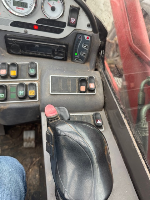 MANITOU MLT627 - Telescopic handler: picture 2 MANITOU MLT627 - Telescopic handler: picture 2