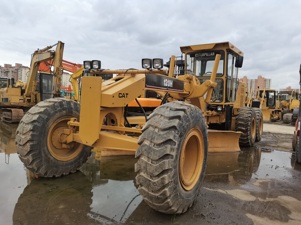 CATERPILLAR 120H - Grader: picture 2 CATERPILLAR 120H - Grader: picture 2