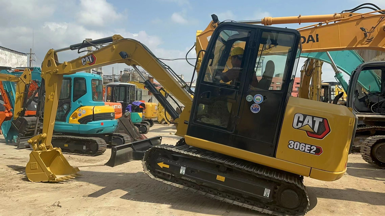 CATERPILLAR 306E2 - Mini excavator: picture 2 CATERPILLAR 306E2 - Mini excavator: picture 2