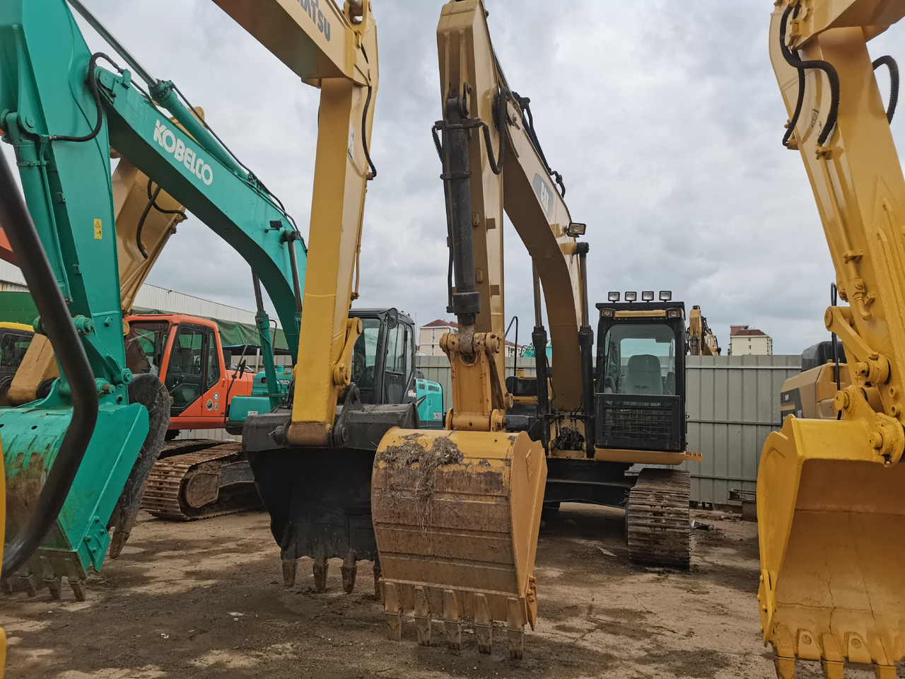 CATERPILLAR 312D2 - Excavator: picture 2 CATERPILLAR 312D2 - Excavator: picture 2