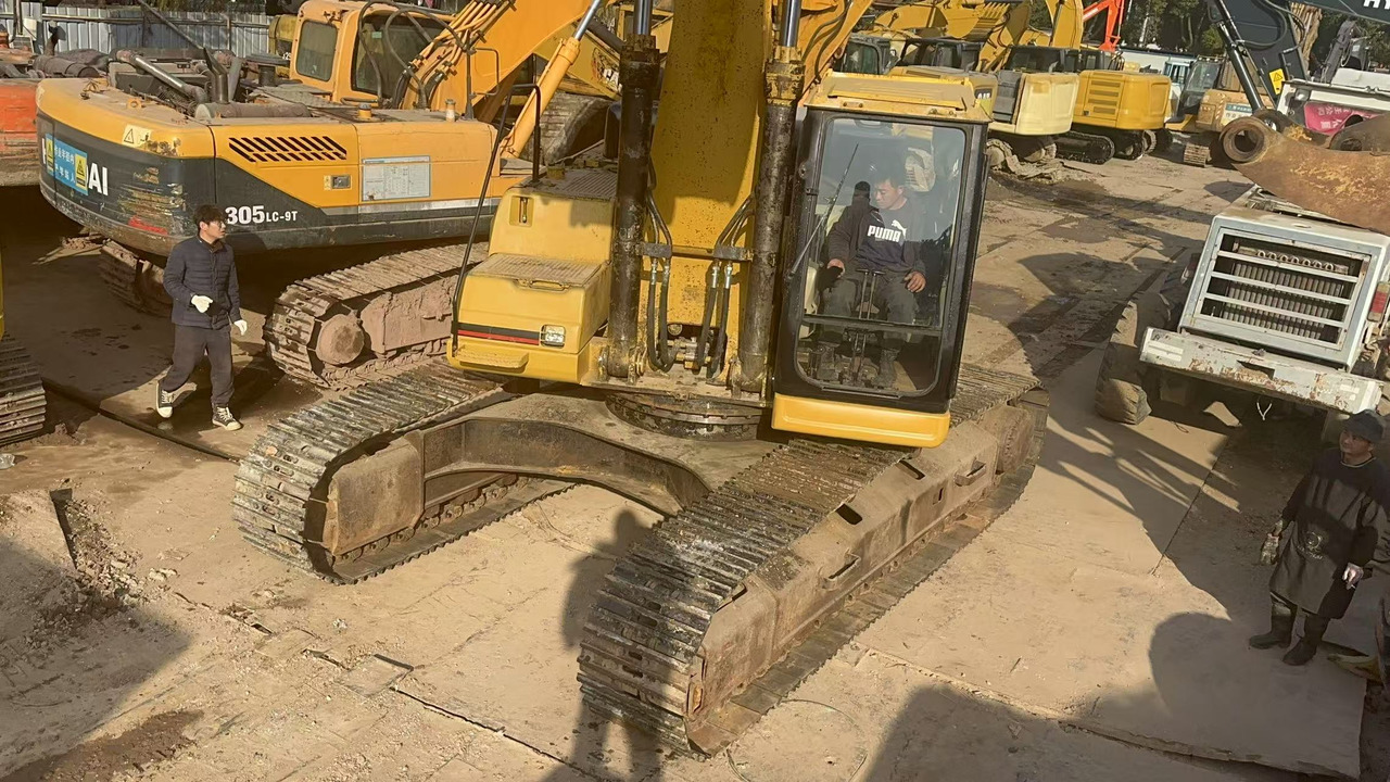 CATERPILLAR 330B - Crawler excavator: picture 4 CATERPILLAR 330B - Crawler excavator: picture 4