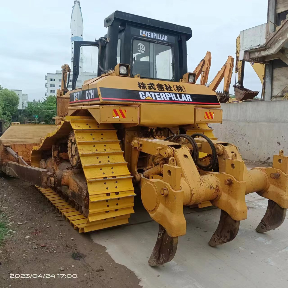 CATERPILLAR D7H - Bulldozer: picture 3 CATERPILLAR D7H - Bulldozer: picture 3