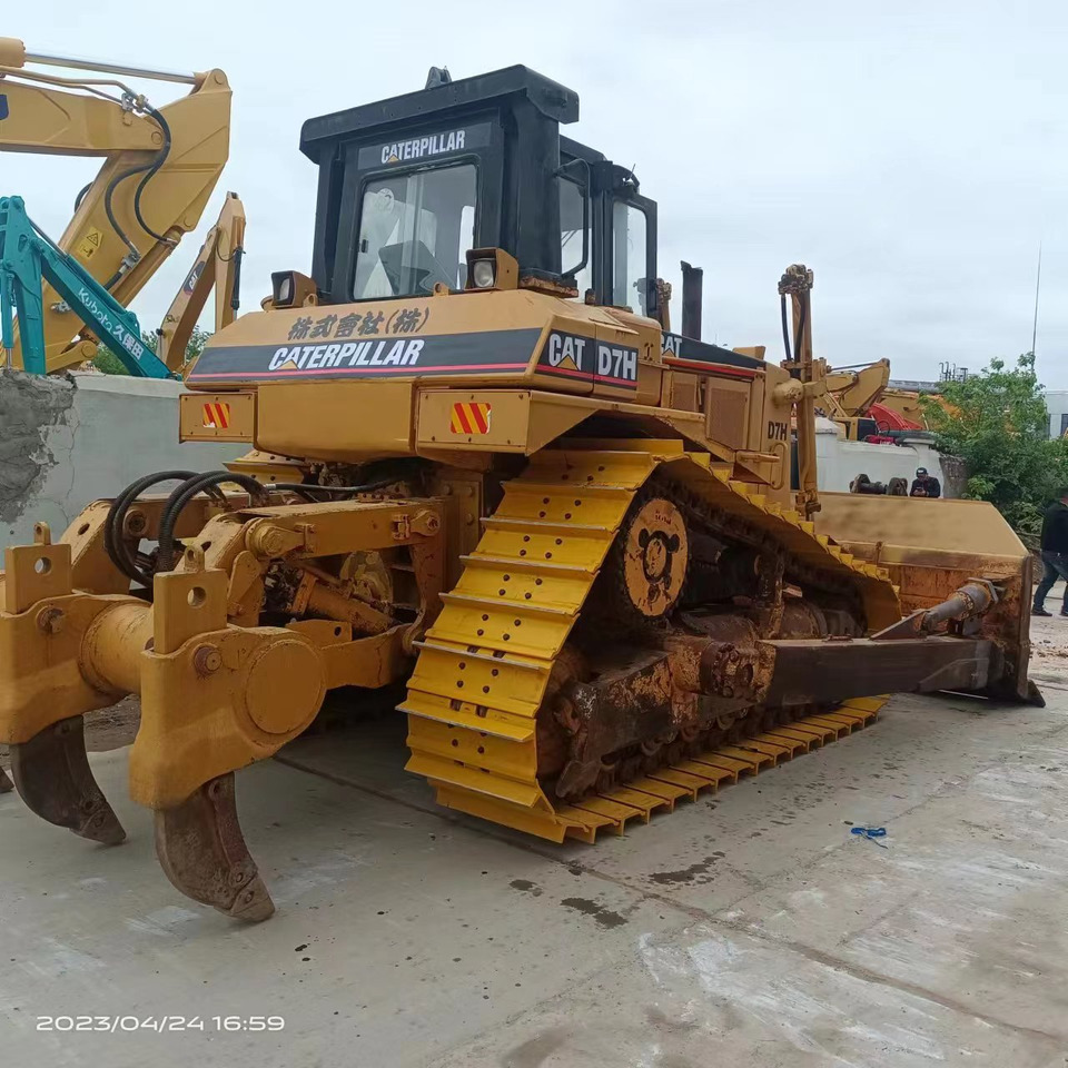CATERPILLAR D7H - Bulldozer: picture 2 CATERPILLAR D7H - Bulldozer: picture 2