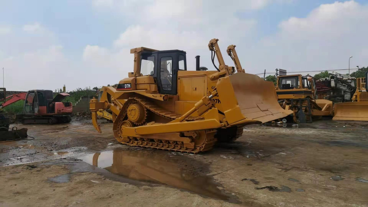 CATERPILLAR D7H - Bulldozer: picture 2 CATERPILLAR D7H - Bulldozer: picture 2