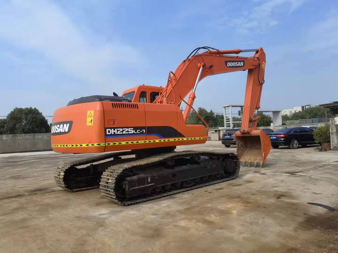 DOOSAN DH225LC-7 - Crawler excavator: picture 1 DOOSAN DH225LC-7 - Crawler excavator: picture 1