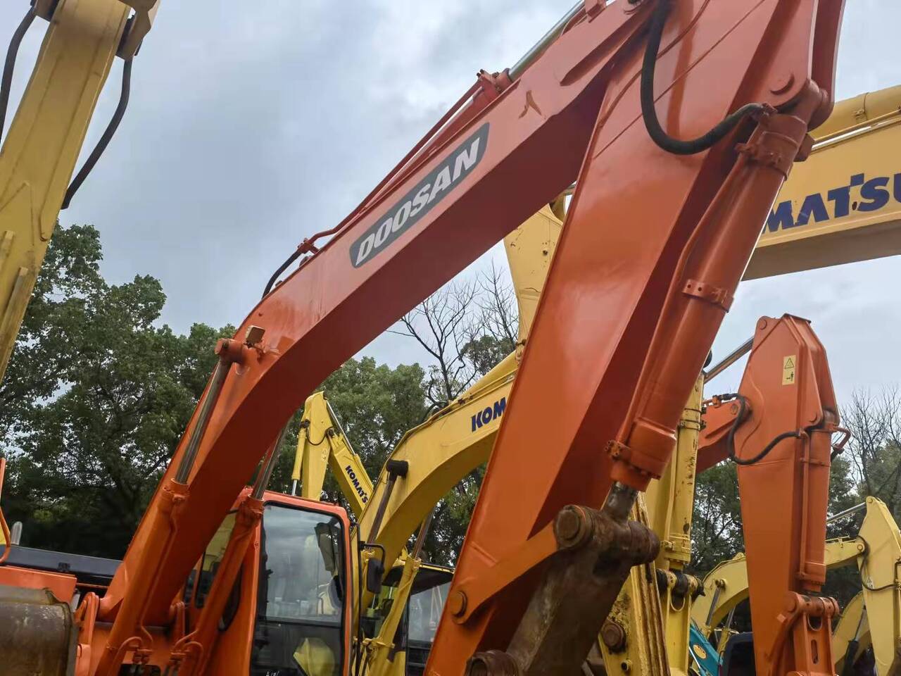 DOOSAN DH300 - Crawler excavator: picture 4 DOOSAN DH300 - Crawler excavator: picture 4